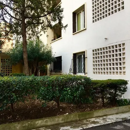 33 Διαμέρισμα *
