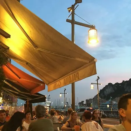 Διαμέρισμα 33 *